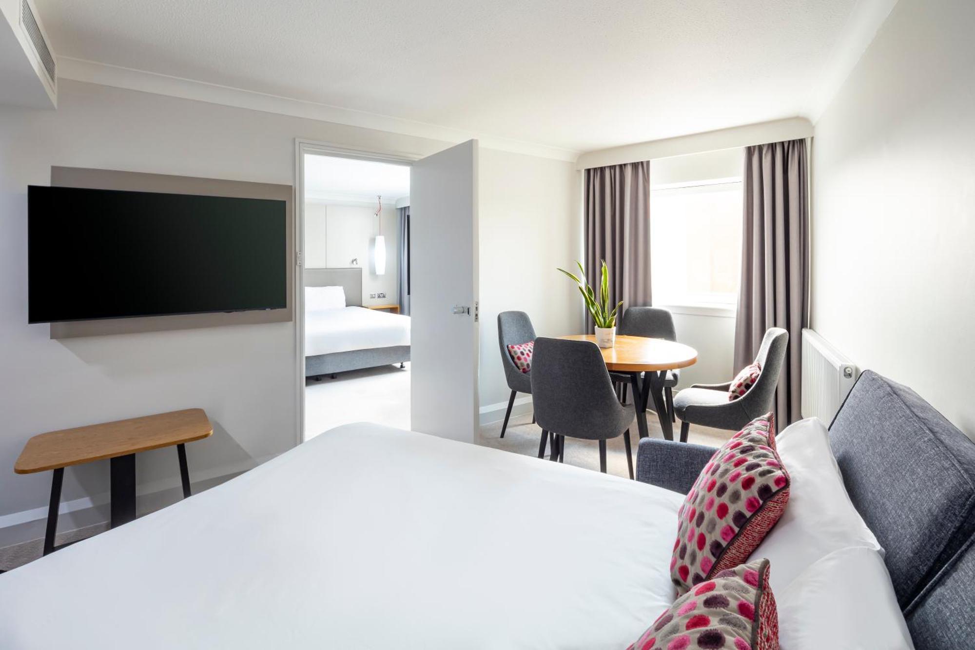 Crowne Plaza By Ihg Hotel 4*